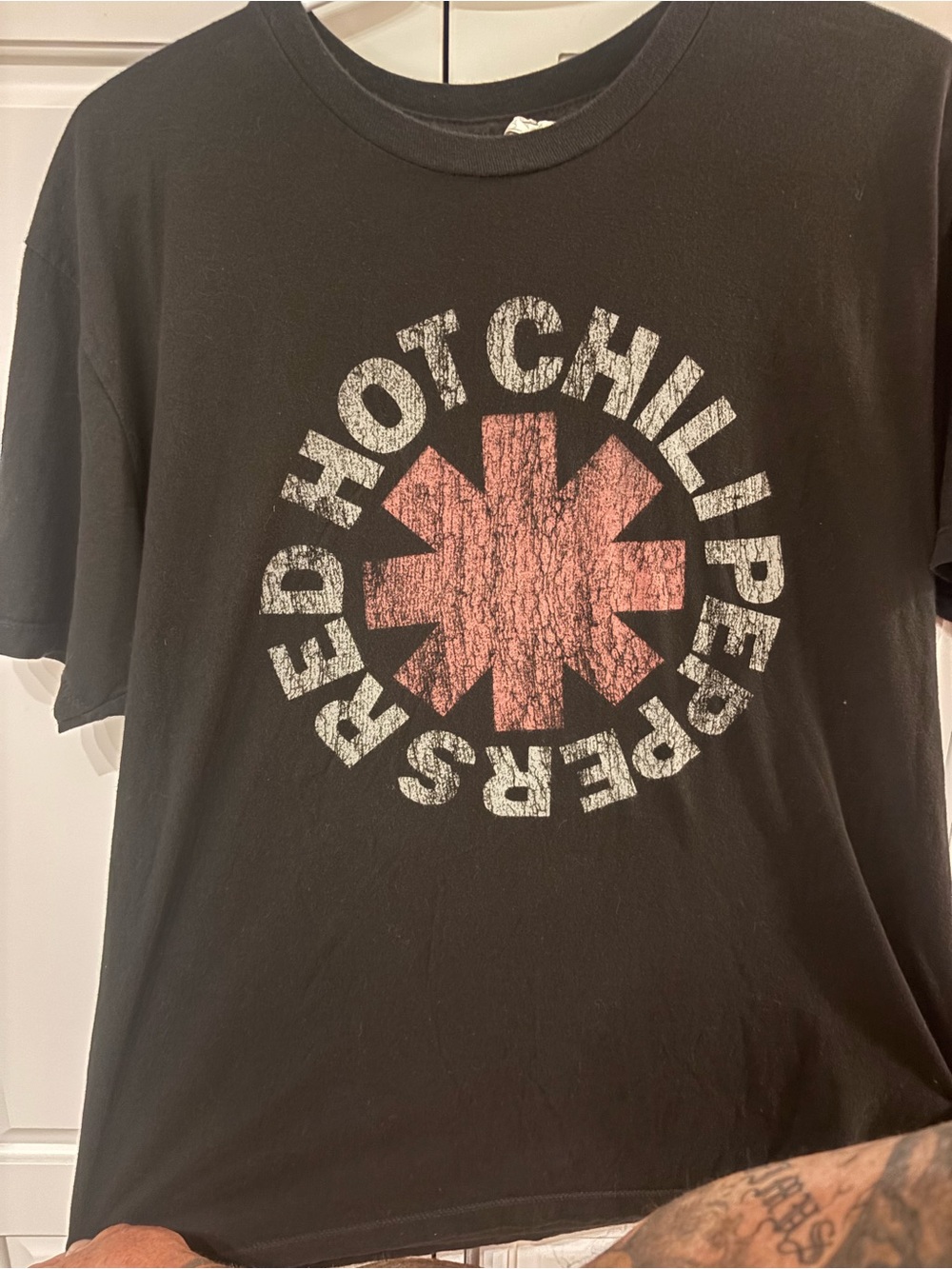 Red Hot Chili Peppers Distressed Logo Black Band T-Shirt RHCP large